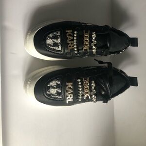 Women’s KARL LAGERFELD PARIS
Gretel Slip-On Lace-Up Embellished Sneakers size:6